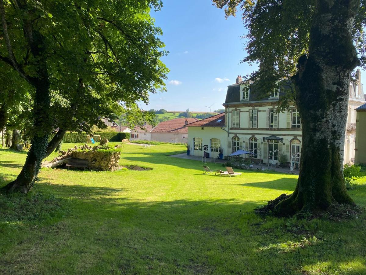 Le Chateau De Monthureux Le Sec Luaran gambar