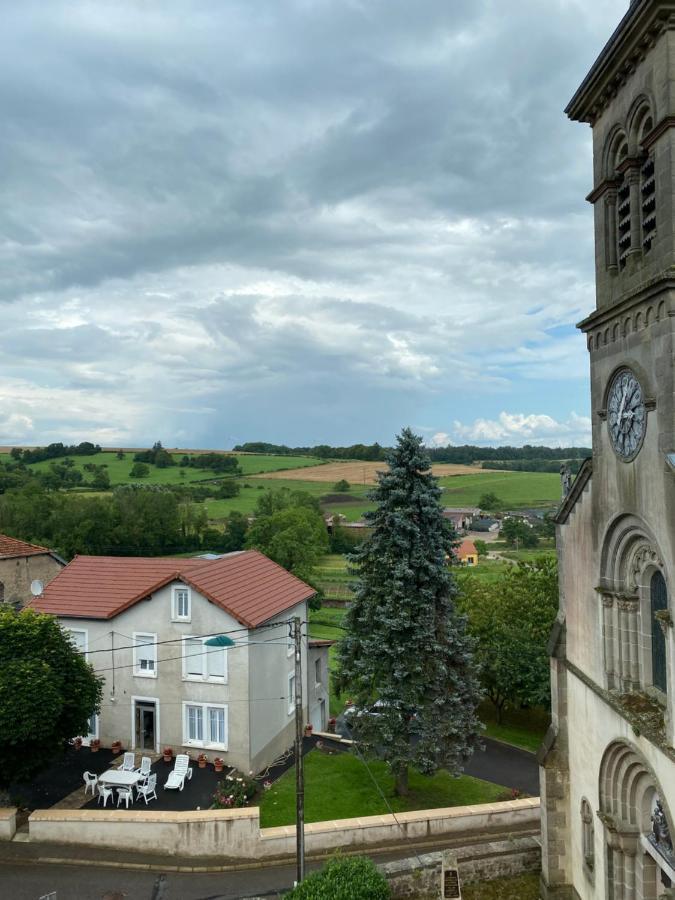 Le Chateau De Monthureux Le Sec Luaran gambar