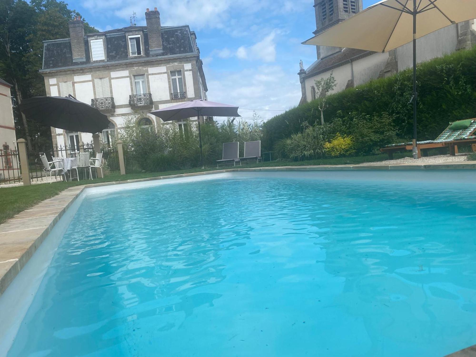 Le Chateau De Monthureux Le Sec Luaran gambar